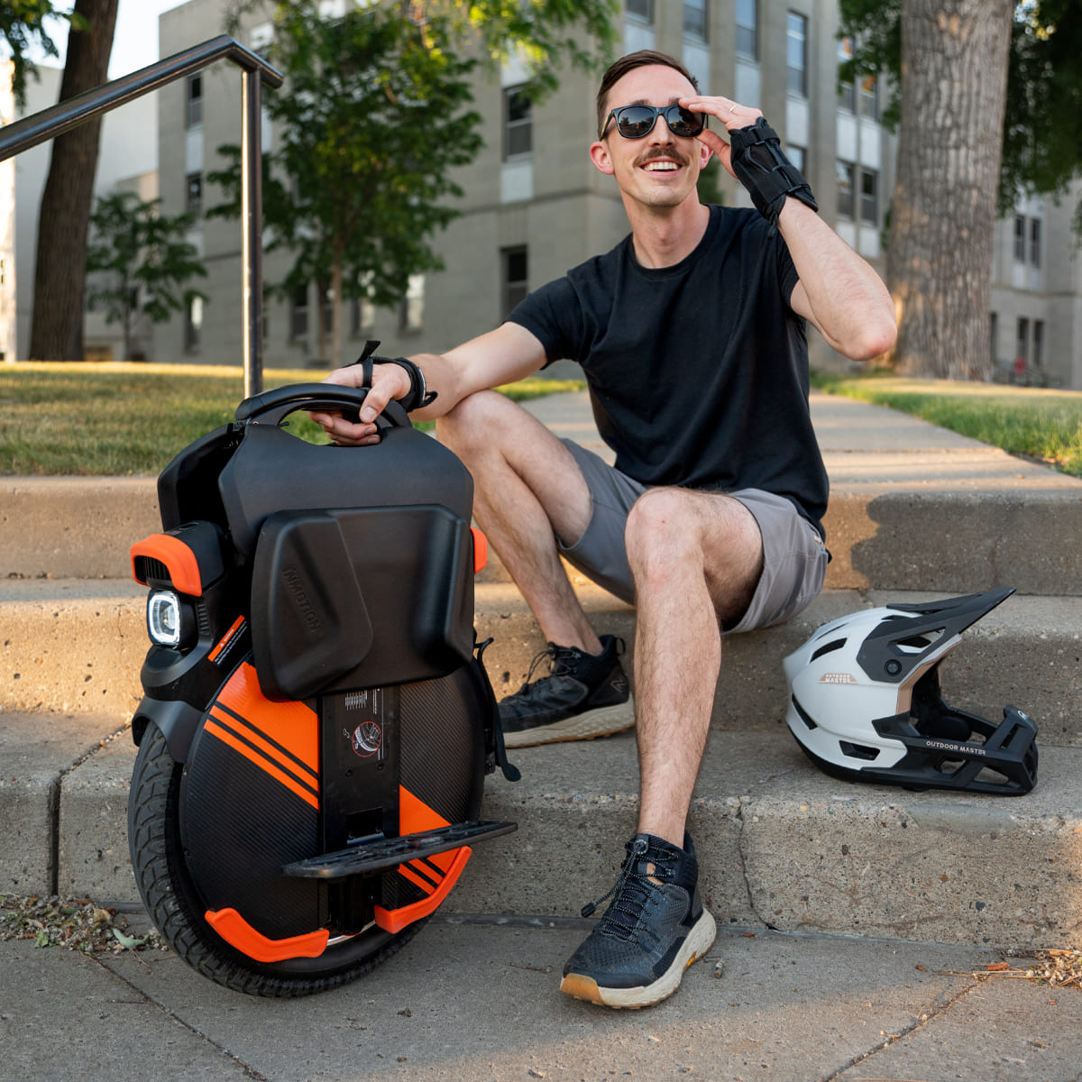 INMOTION V11Y Electric Unicycle | Commute Further. Ride Softer.